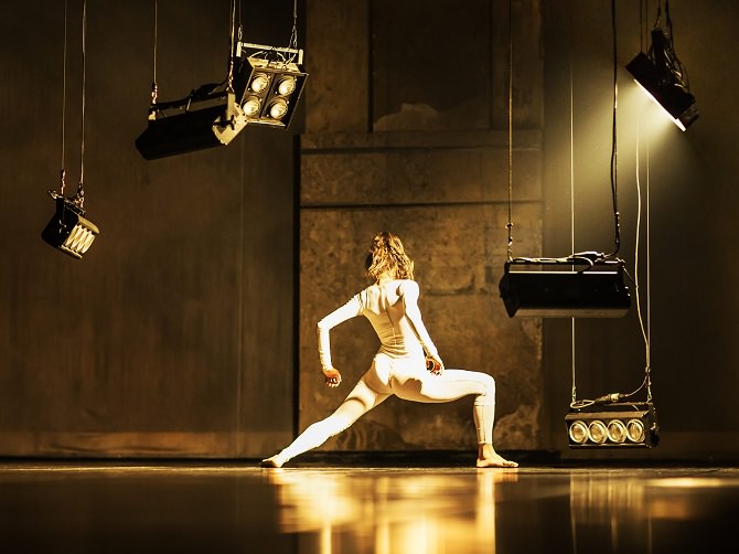 Oratorio per Eva. compagnia Zappal&agrave; danza foto di Franziska Strauss