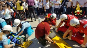 vigili fuoco dentro pezzo