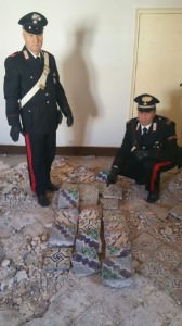 Irrompono in una villetta rubando mattonelle in maiolica: arrestati 3 ragazzi